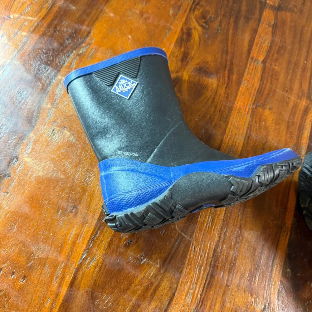 Muck Boot Company Hale Kids Black Blue Waterproof Rain Boots Size 13 US